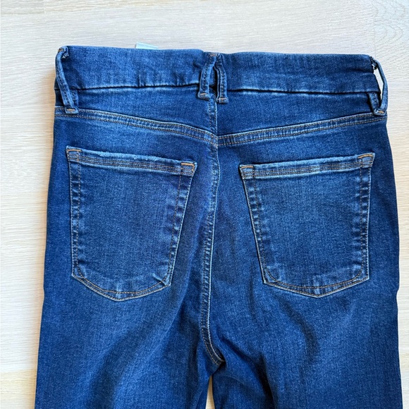 Good American ALWAYS FITS GOOD LEGS FLARE JEANS - Picture 4 of 8